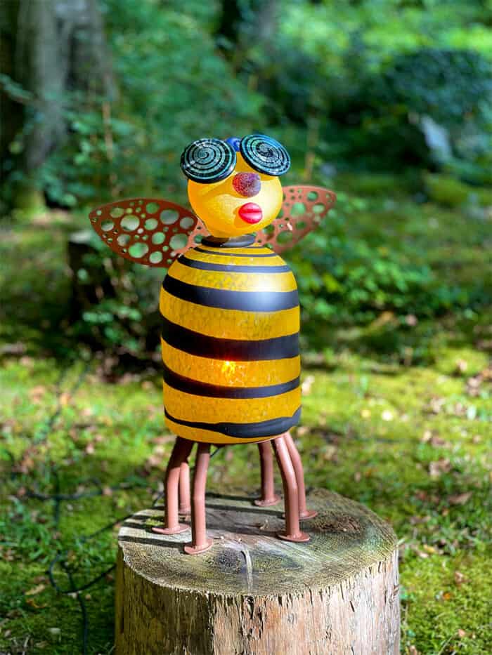 SUZY BEE | light object bee
